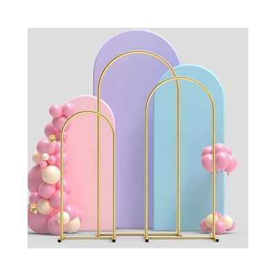 Fiori ad arco bianco personalizzati per il matrimonio Decorazione alberghiera Fiori di cancello, decorazione di fila di fiori di ingresso