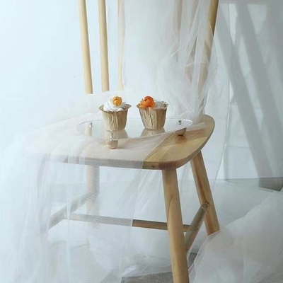 Tessuto di Tulle in poliestere su misura Tintura morbida Colore puro per la decorazione di nozze all'aria aperta
