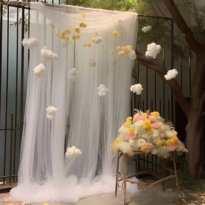 Tessuto di Tulle in poliestere su misura Tintura morbida Colore puro per la decorazione di nozze all'aria aperta