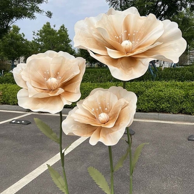 Elegante Giant Foam Peony Wedding Flower Runner con ferro elettroplato e stile moderno