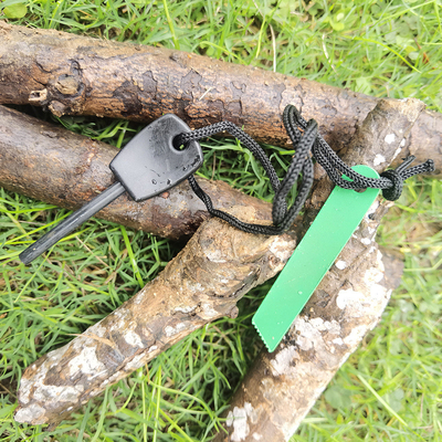 Strumento di sopravvivenza per campeggio all'aperto Strumento di sopravvivenza per campeggio all'aperto Scraper a denti di ferro Mini Fire Starter Flint di acciaio